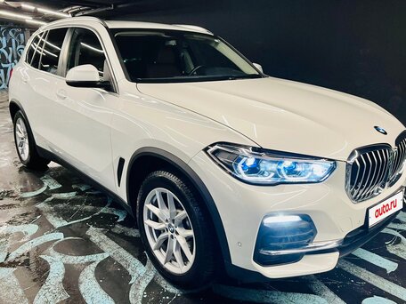 2021 BMW X5 30d IV (G05/G18), белый, 7100000 рублей, вид 2