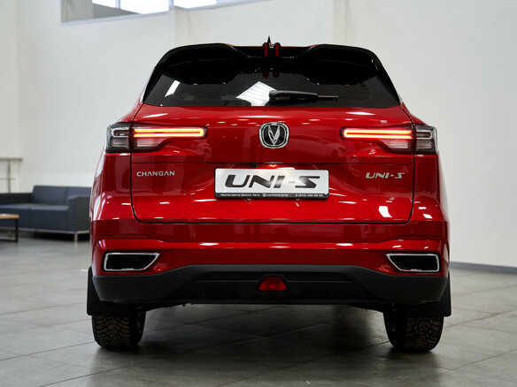 2025 Changan UNI-S I, красный, 3209900 рублей - вид 4