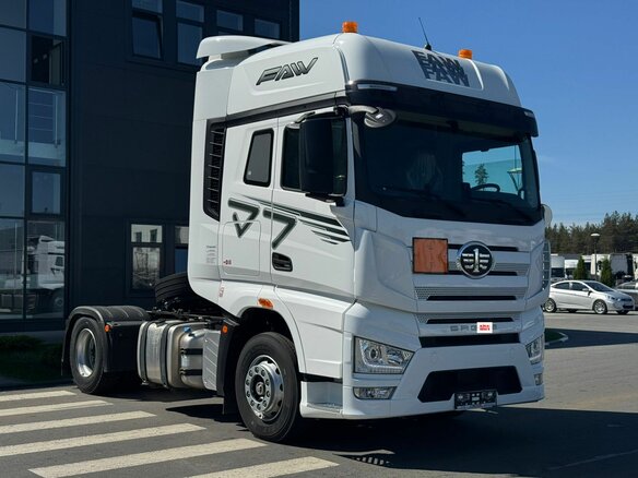 2024 FAW J7, белый, 8600000 рублей - вид 2