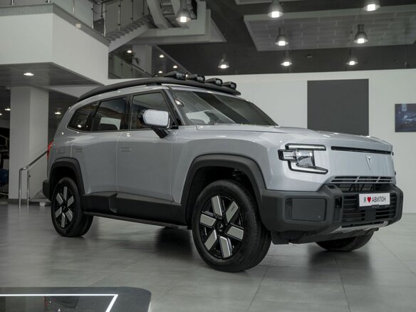 2025 Changan Deepal G318 I, серебристый - вид 1