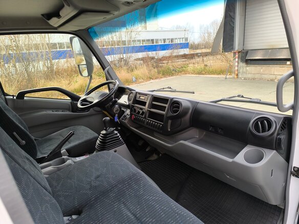 2018 Hino Series 300 (Dutro), белый, 3850000 рублей - вид 12