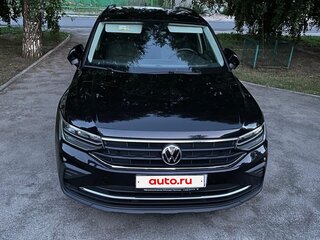 2021 Volkswagen Tiguan II Рестайлинг, чёрный, 2900000 рублей, вид 2