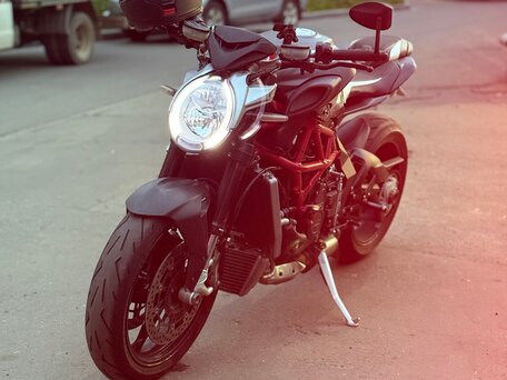 2016 MV Agusta Brutale 800, серый, 900000 рублей, вид 2