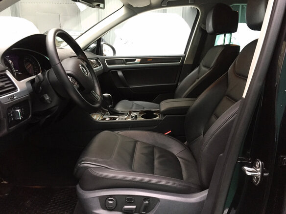 2014 Volkswagen Touareg II, чёрный - вид 8