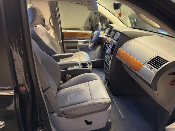 2008 Chrysler Voyager Grand V, чёрный, 2150000 рублей - вид 14