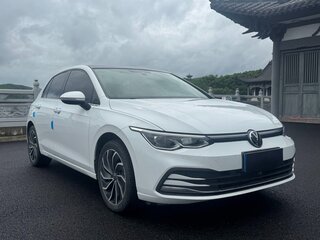 2021 Volkswagen Golf VIII, белый, 1670036 рублей, вид 1
