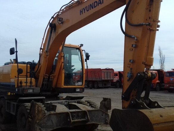 2013 Hyundai R180W - вид 1