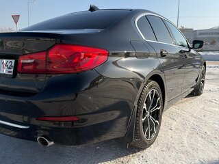 2020 BMW 5 серии 520i VII (G30/G31/G38), чёрный, 4870000 рублей, вид 4