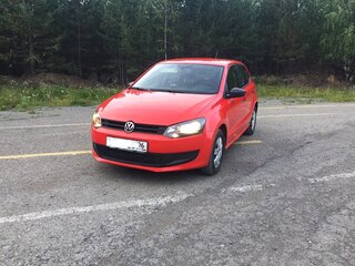 2011 Volkswagen Polo V, красный, 800000 рублей, вид 3