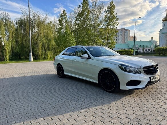 2013 Mercedes-Benz E-Класс 200 IV (W212, S212, C207) Рестайлинг, белый - вид 4