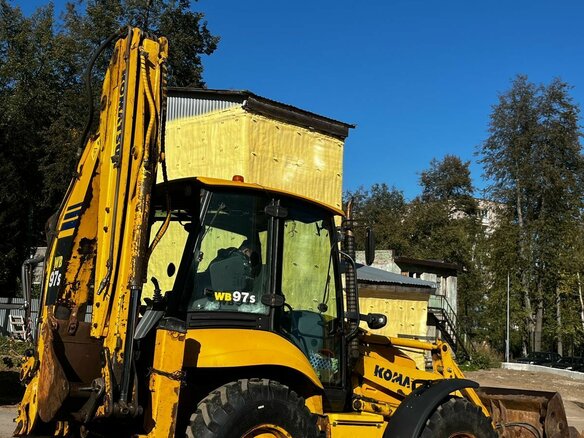 2007 Komatsu WB97S-5, жёлтый, 4100000 рублей