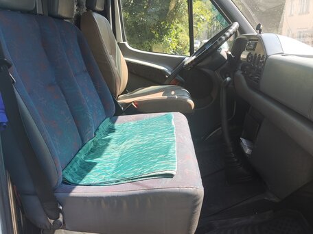 1999 Mercedes-Benz Sprinter, белый, 1000000 рублей, вид 3