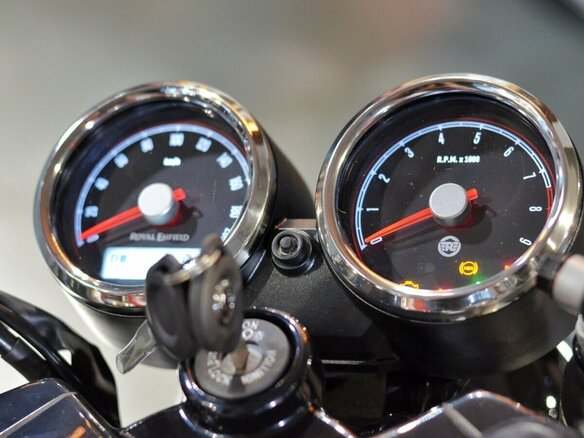 2024 Royal Enfield Continental GT, красный, 649000 рублей - вид 17