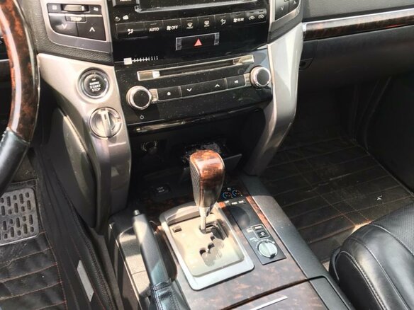 2013 Toyota Land Cruiser 200 Series Рестайлинг 1, белый, 5900000 рублей - вид 11