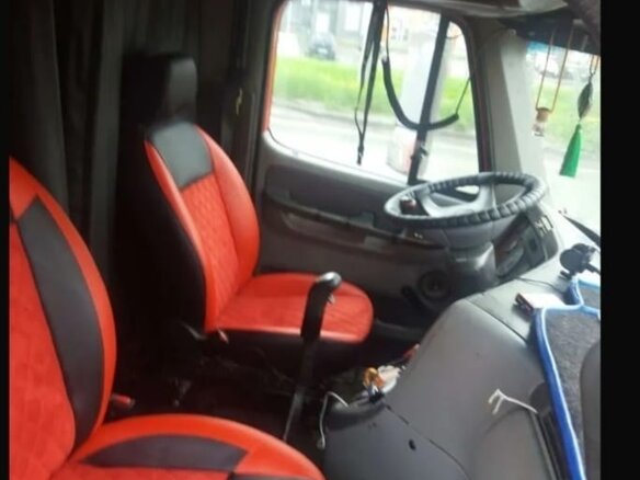 2006 Freightliner Century Class, красный, 990000 рублей - вид 22