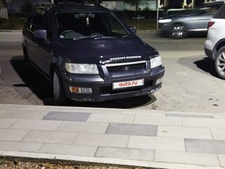 1998 Mitsubishi Chariot Grandis III, серый, 350000 рублей, вид 2