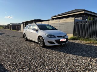2013 Opel Astra J Рестайлинг, белый, 650000 рублей, вид 2