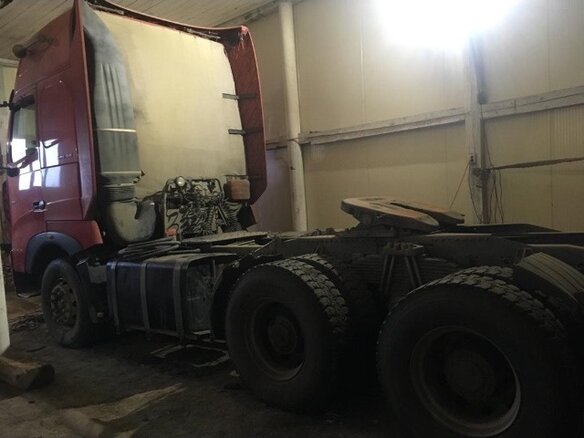 2012 Sinotruk Howo 6X4, красный - вид 1