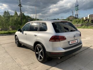 2012 Volkswagen Touareg II, серебристый, 2150000 рублей, вид 5