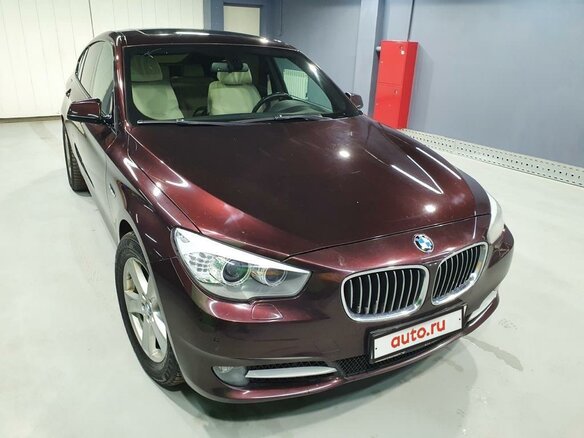 2011 BMW 5 серии 535d xDrive VI (F10/F11/F07), красный - вид 1