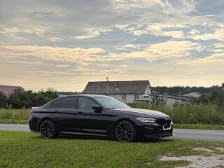 2020 BMW 5 серии 530i xDrive VII (G30/G31/G38) Рестайлинг, чёрный, 4000000 рублей, вид 2