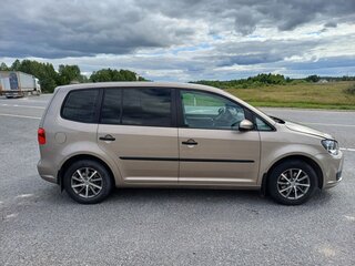 2011 Volkswagen Touran I Рестайлинг 2, бежевый, 1100000 рублей, вид 3