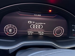 2018 Audi Q7 II (4M), белый, 5800000 рублей, вид 3