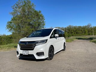 2019 Honda Stepwgn Spada V Рестайлинг, белый, 2610000 рублей, вид 2