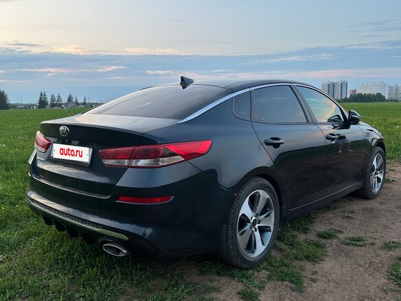 2019 Kia Optima IV Рестайлинг, синий, 1930000 рублей - вид 4