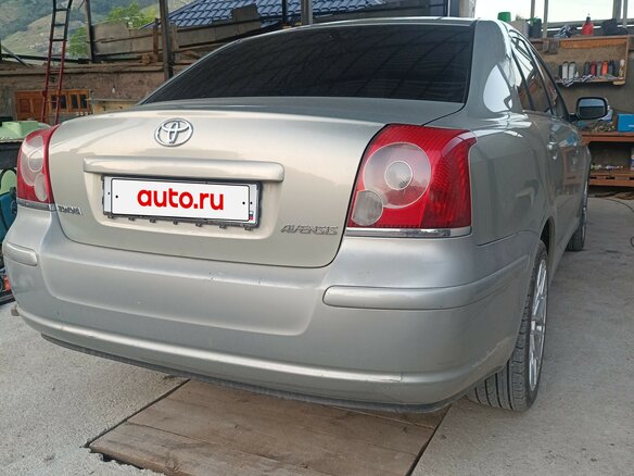 2008 Toyota Avensis II Рестайлинг, зелёный, 760000 рублей - вид 2