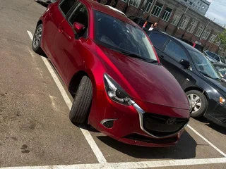 2017 Mazda Demio IV (DJ), красный, 1560000 рублей, вид 5