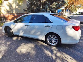 2014 Toyota Camry VII (XV50), белый, 1900000 рублей, вид 2