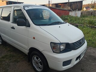 2000 Toyota Lite Ace Noah V, белый, 600000 рублей, вид 5