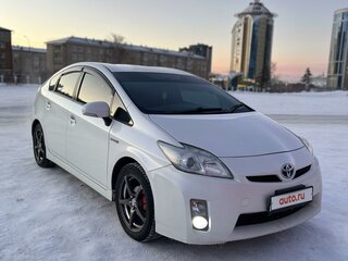 2010 Toyota Prius III (XW30), белый, 1180000 рублей, вид 2