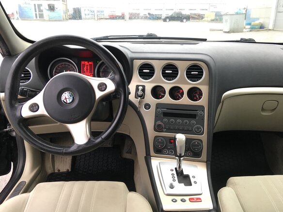 2006 Alfa Romeo 159, чёрный - вид 6
