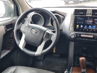 2010 Toyota Land Cruiser Prado 150 Series, серебристый, 2850000 рублей, вид 4