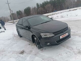 2013 Volkswagen Jetta VI, чёрный, 720000 рублей, вид 2