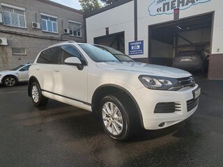 2014 Volkswagen Touareg II, белый, 2370000 рублей, вид 3