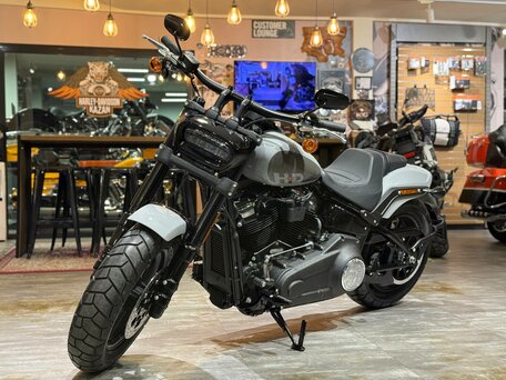2024 Harley-Davidson Fat Bob, серый, 2950000 рублей, вид 4