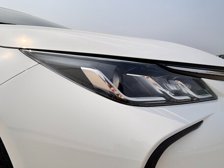 2022 Toyota Corolla XII (E210), белый, 2025000 рублей, вид 4