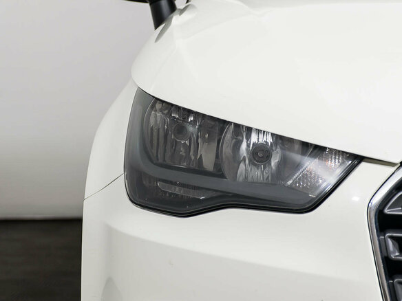 2011 Audi A1 I (8X), белый - вид 6