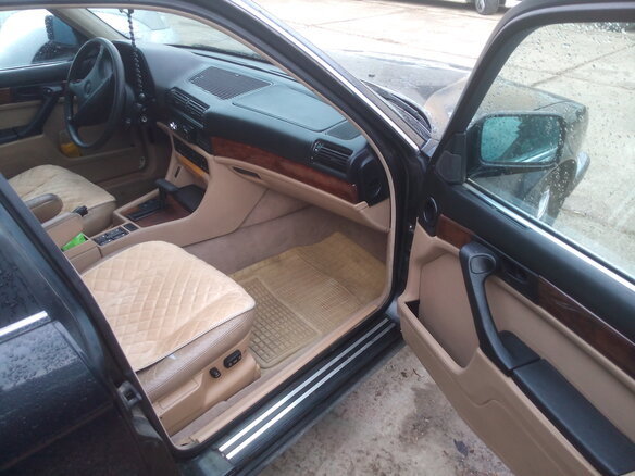 1990 BMW 7 серии 750i II (E32), чёрный - вид 8