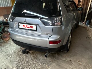 2011 Mitsubishi Outlander II Рестайлинг, серебристый, 1100000 рублей, вид 4