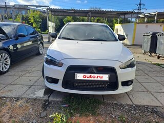 2011 Mitsubishi Lancer X Рестайлинг, белый, 850000 рублей, вид 2