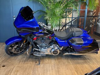 2026 Harley-Davidson CVO Street Glide, синий, 5850000 рублей, вид 4