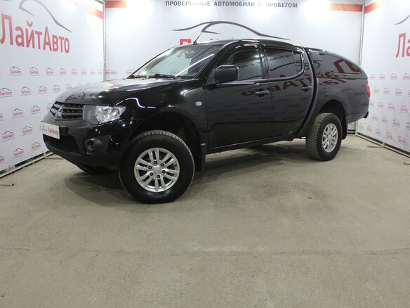 2013 Mitsubishi L200 IV, чёрный