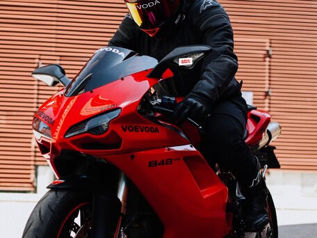 2009 Ducati 848, красный, 680000 рублей, вид 2