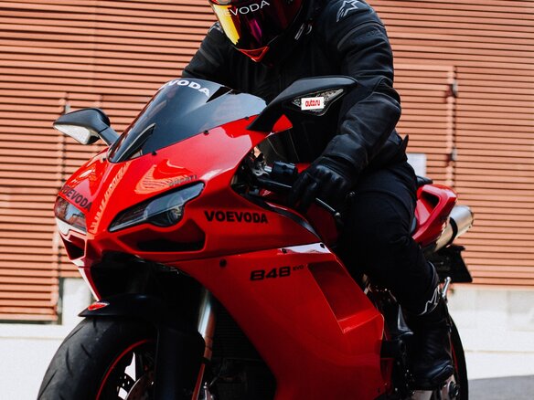2009 Ducati 848, красный, 680000 рублей - вид 1