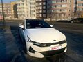 2020 Kia K5 III, белый, 3180000 рублей - вид 2