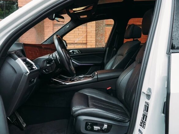 2022 BMW X7 40d I (G07) Рестайлинг, белый, 12500000 рублей - вид 11